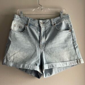H&M Light Wash Jean Short